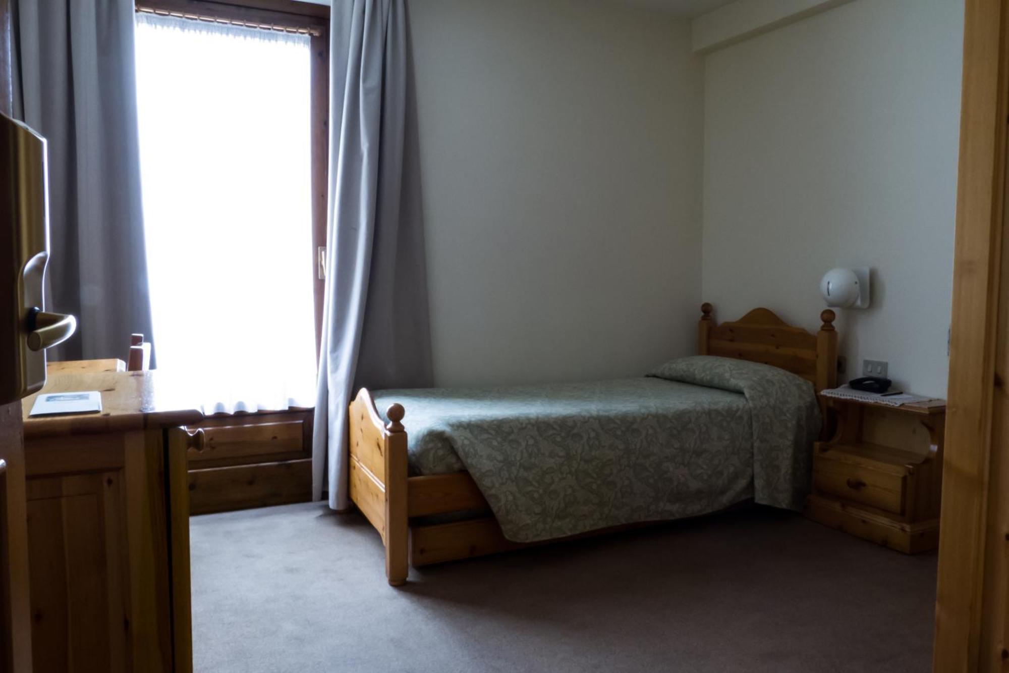 Hotel Valdotain ヴィルヌーヴ エクステリア 写真