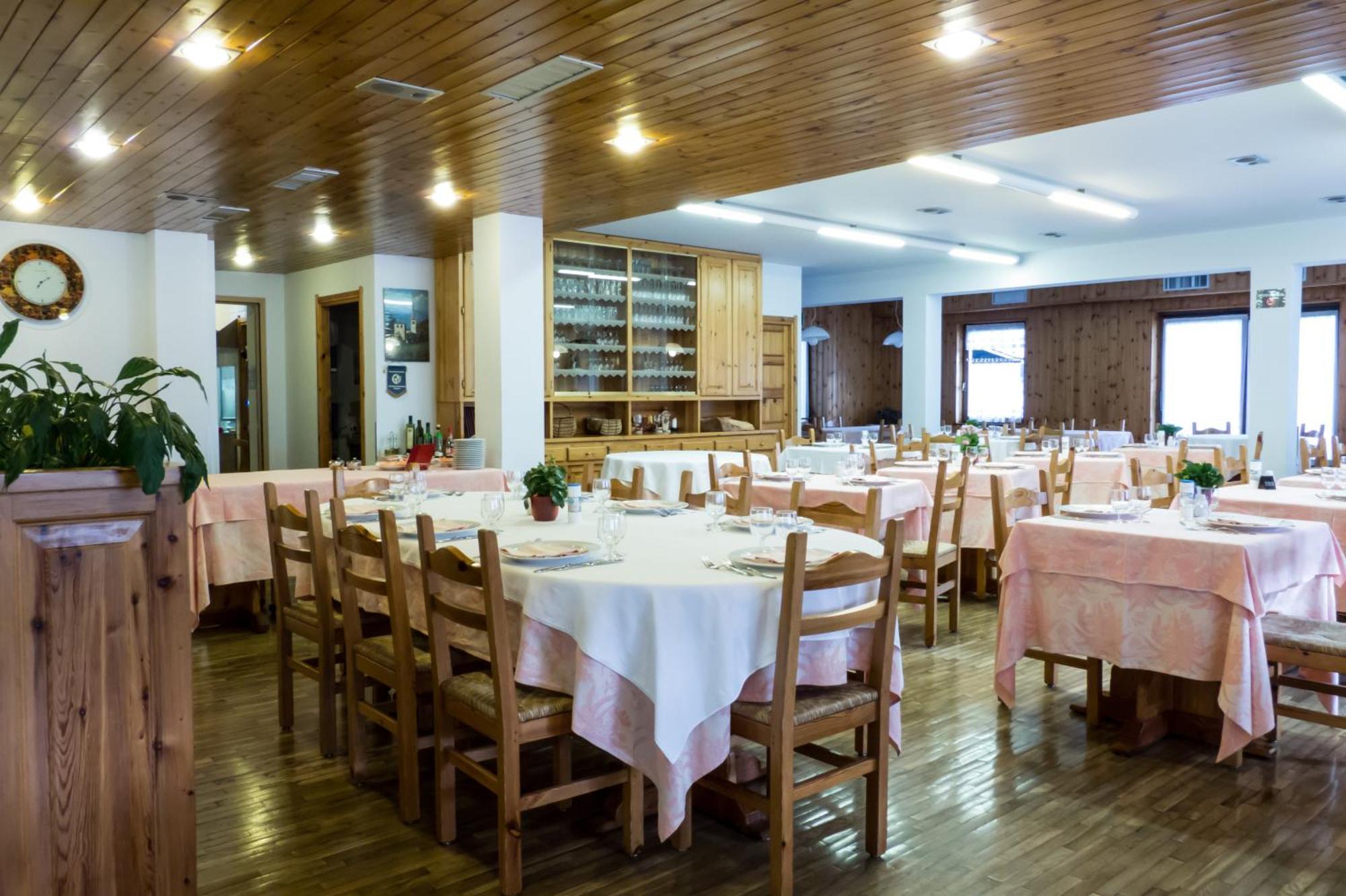Hotel Valdotain ヴィルヌーヴ エクステリア 写真
