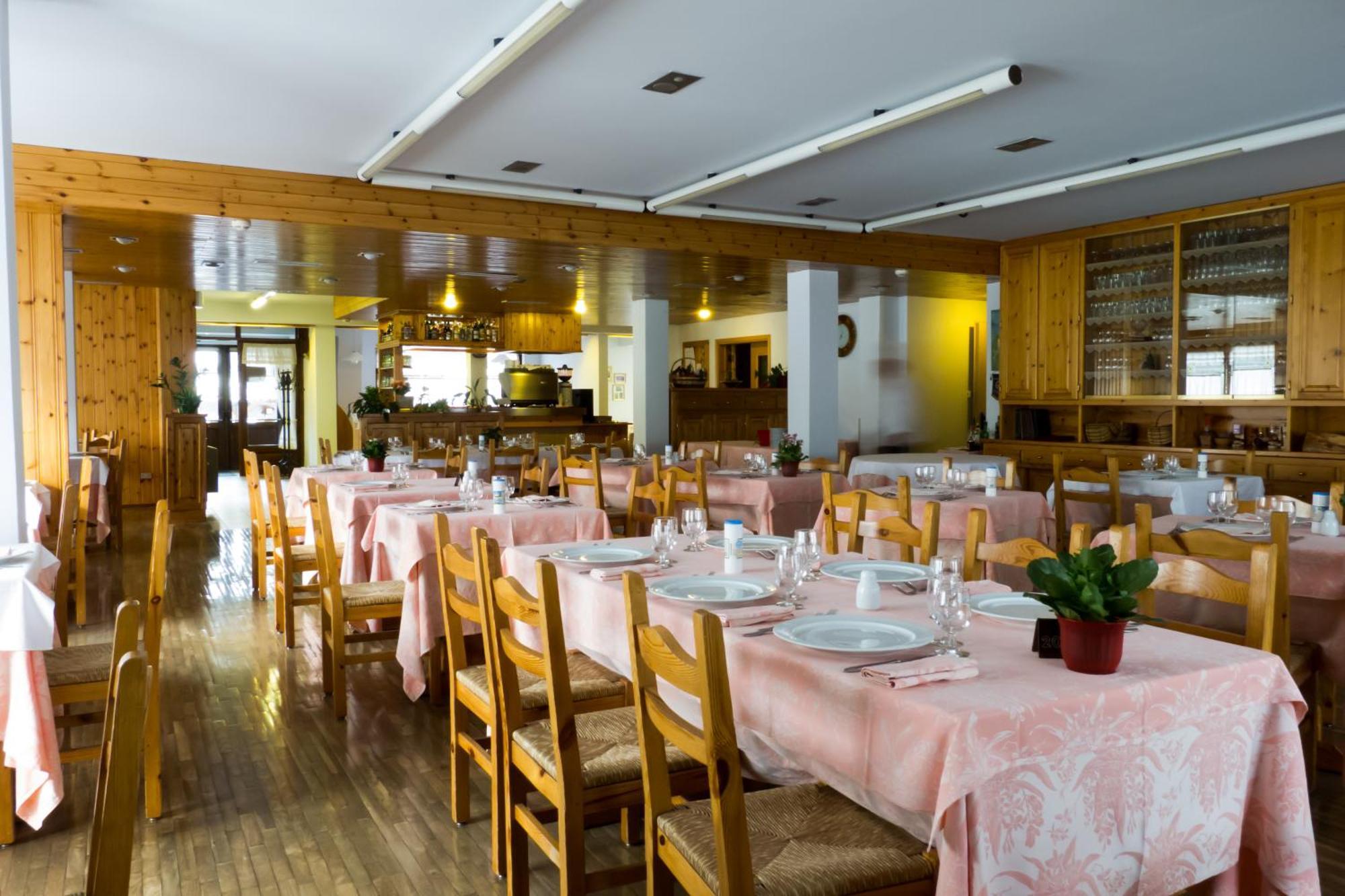 Hotel Valdotain ヴィルヌーヴ エクステリア 写真