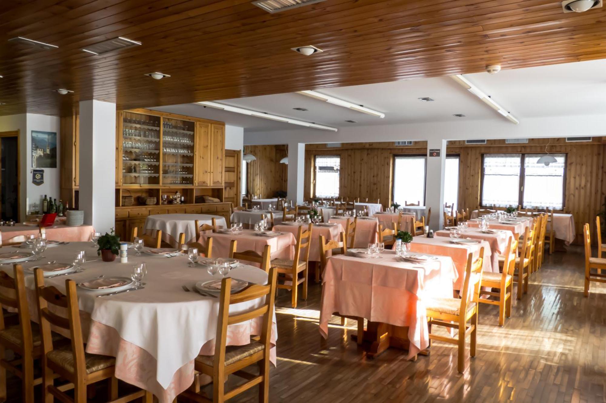 Hotel Valdotain ヴィルヌーヴ エクステリア 写真