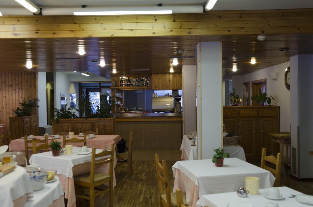 Hotel Valdotain ヴィルヌーヴ エクステリア 写真