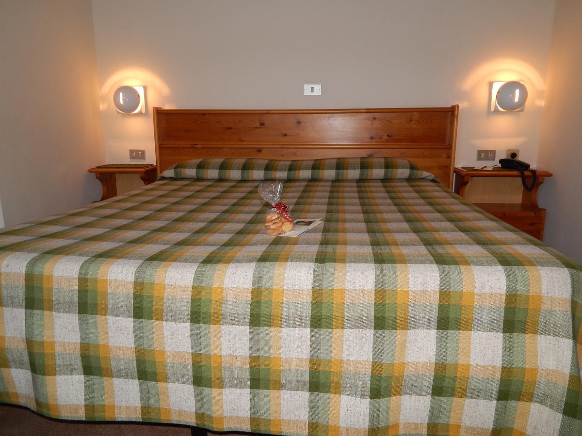 Hotel Valdotain ヴィルヌーヴ エクステリア 写真