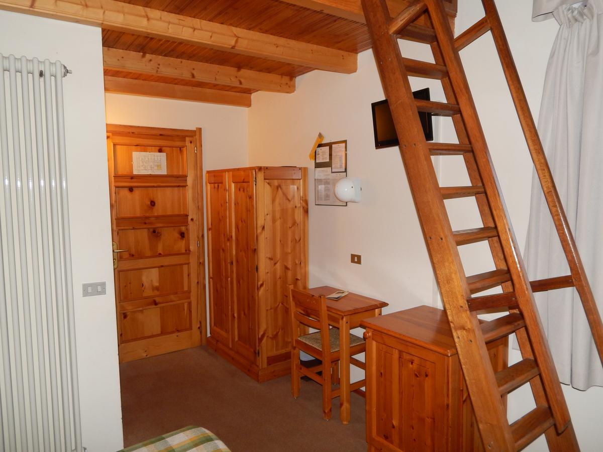 Hotel Valdotain ヴィルヌーヴ エクステリア 写真