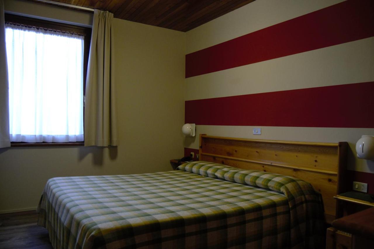 Hotel Valdotain ヴィルヌーヴ エクステリア 写真